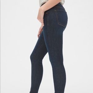 Gap Women’s True Skinny Jeans 28T
